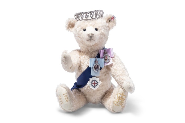 Queen Elizabeth II Memorial bear (691478) 53ccm