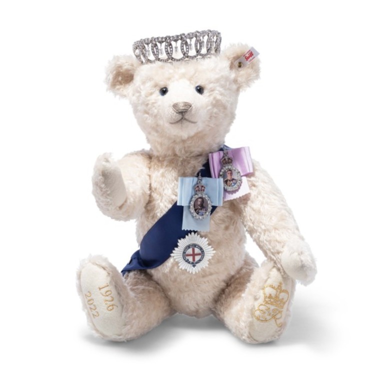 steiff queen mother bear